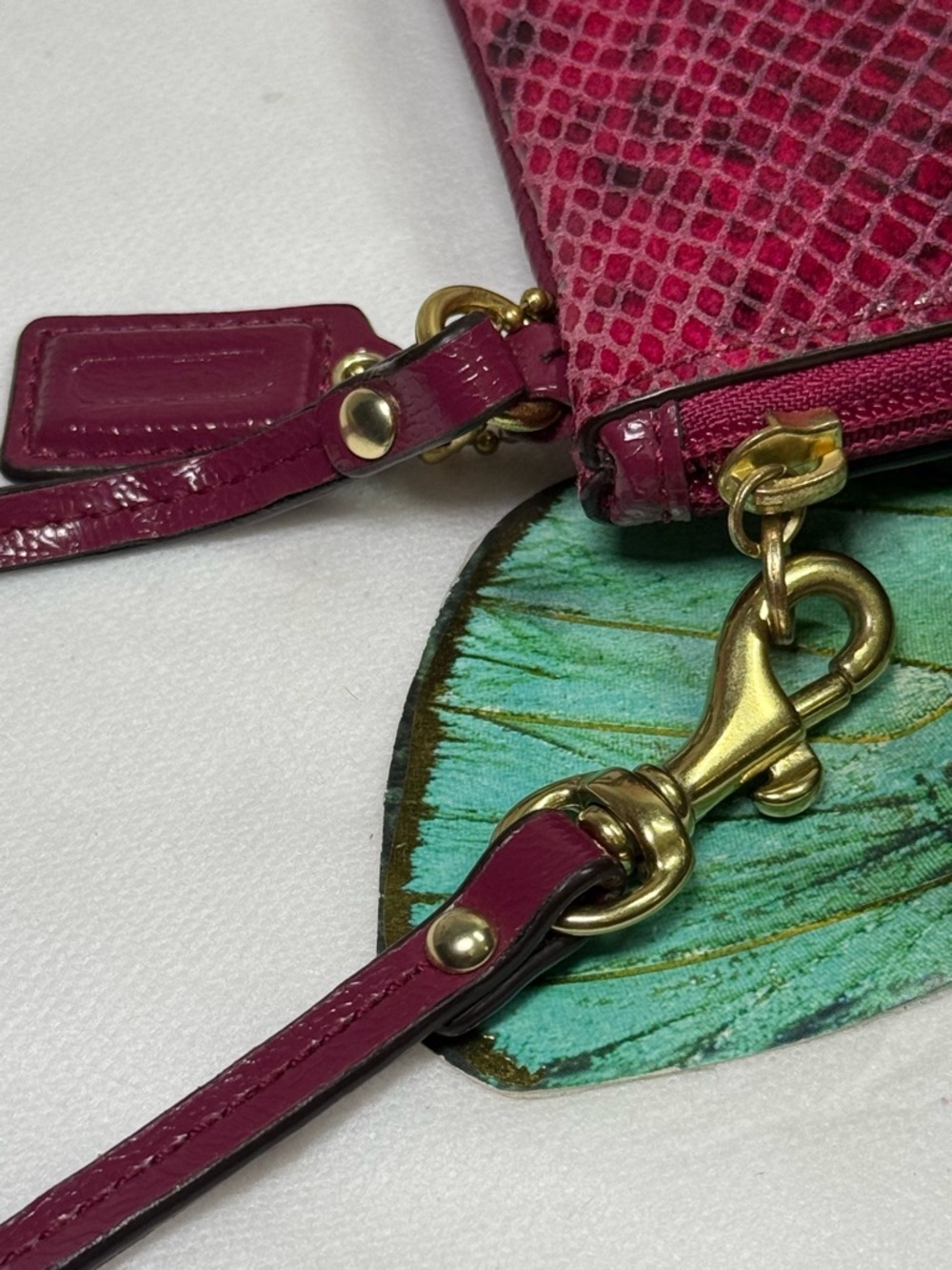 Coach Burgundy Snakeskin Embossed Wristlet Gold Hardware 6x4in - Picture 11 of 14